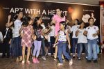 Ameesha Patel at Shortcut Romeo promotions with kids in Vidya Nidhi School, Mumbai on 9th June 2013 (76).JPG